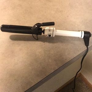 Hot Tools Curling iron.